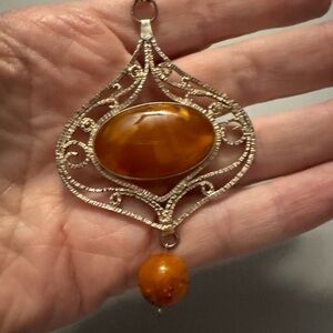Elegant Sterling silver Amber and ornate chain